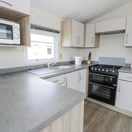 Manor House Gold 2 Bedroom 20c *