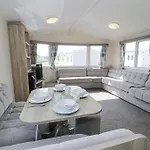Manor House Gold 2 Bedroom 20c בית נופש
