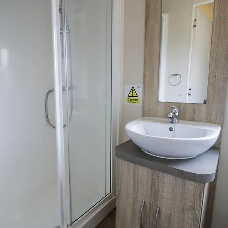 Manor House Gold 2 Bedroom 20c