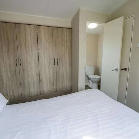 Manor House Gold 2 Bedroom 20c *